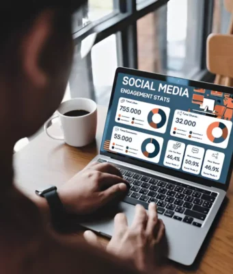 How to Become a Social Media Manager: A Complete Guide How to Become a Social Media Manager